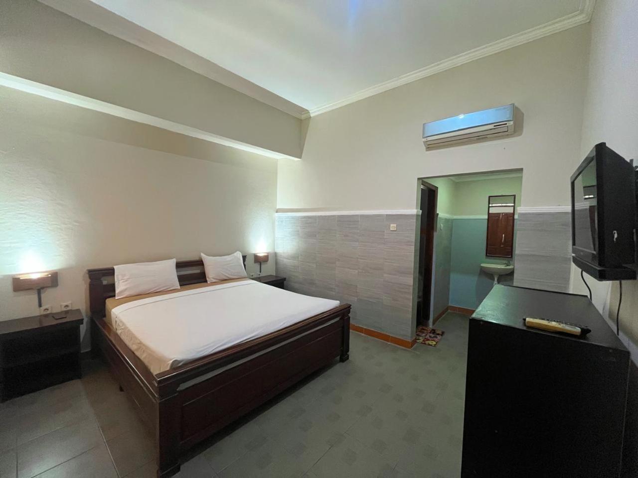 Prabhu Suites Lovina  Ruang foto