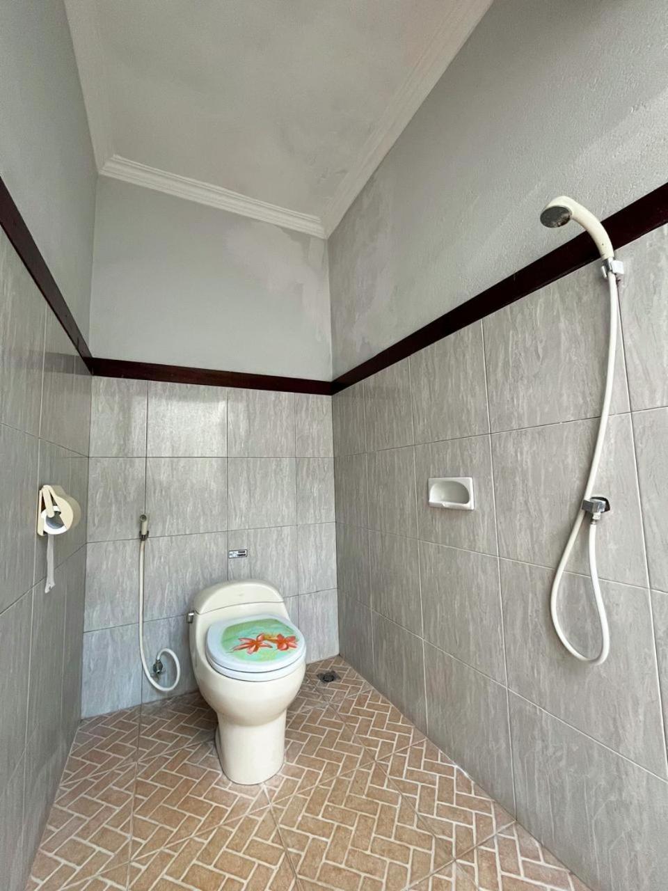 Prabhu Suites Lovina  Ruang foto