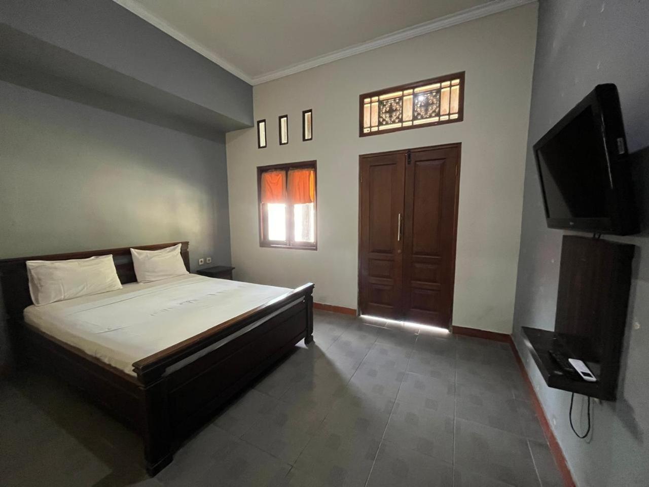 Prabhu Suites Lovina  Ruang foto